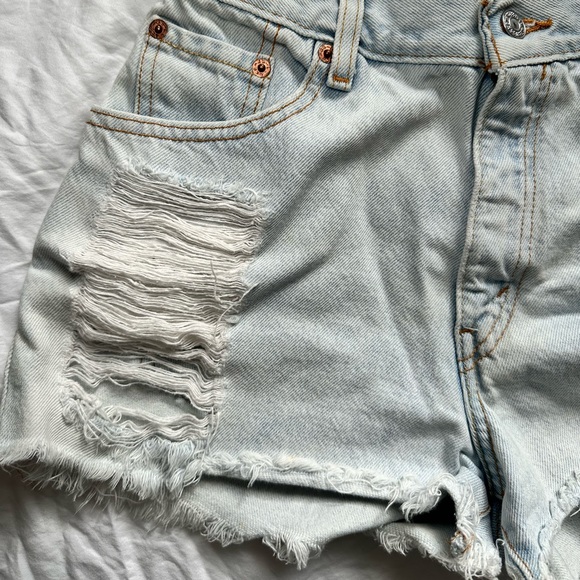 Levi’s shorts - Picture 7 of 8